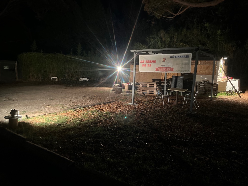 Aire camping-car  Gassin (83580) - Photo 2